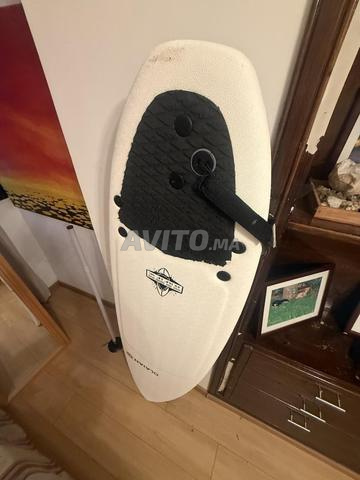 Planche de surf Decathlon avec leash (bon état) - 2
