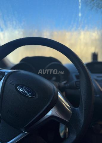 Ford Fiesta 2017 Essence – Très bon état - 2