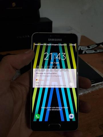 Samsung A3 6 16g parfait état
