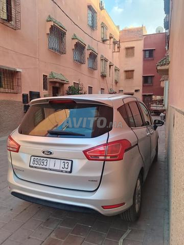 Ford Bmax essence voiture www Titanium 6ch - 2