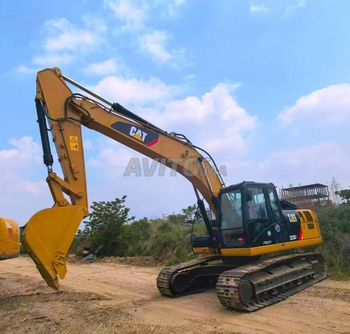 حفار كاتربيلر CAT 323D (388 ساعة فقط)