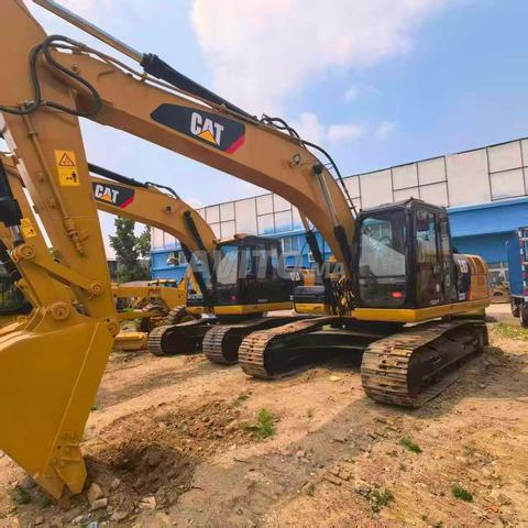 Pelle Hydraulique CAT 323D (388 Heures Seulement)