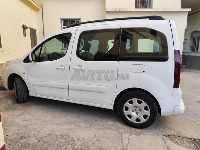 Peugeot Partner Diesel Manuelle 2015 à Tanger - 2