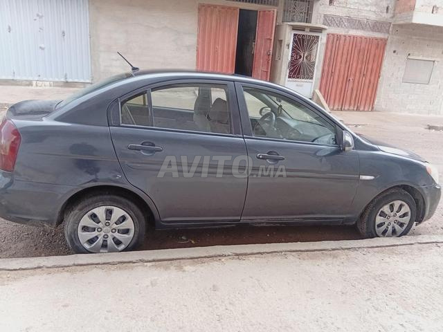 Hyundai Accent - 2