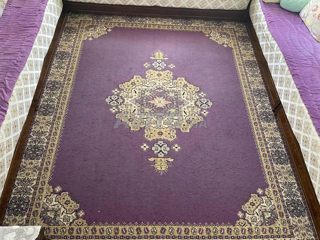 Élégant tapis marocain violet / tapis de salon