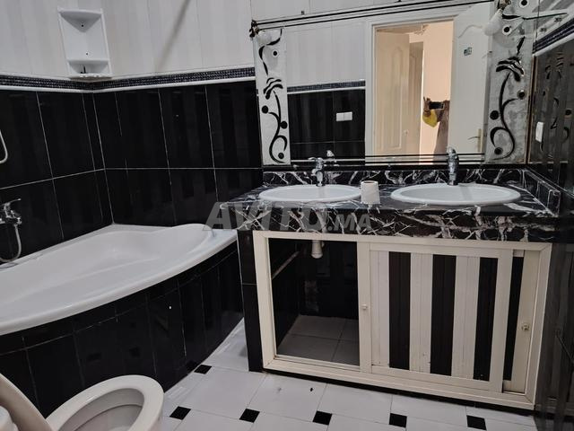 Appartement à louer 99 m² à Casablanca - 2