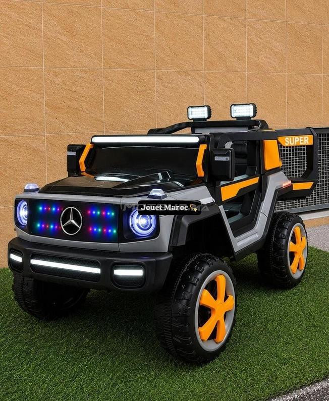 LA VOITURE MERCEDES 4*4