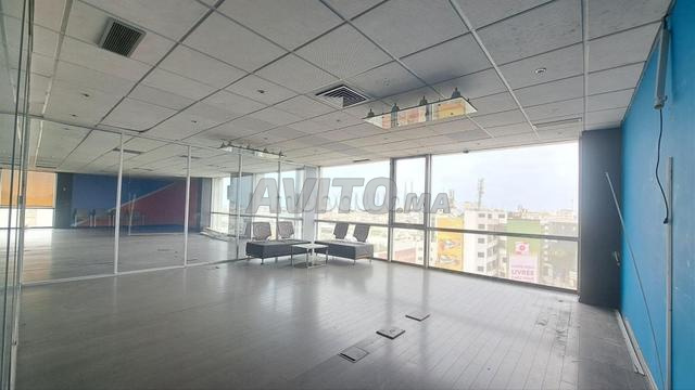 BUREAU À LOUER À RACINE 660M² - 2