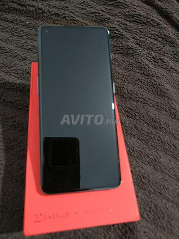 Téléphone très bien avec tous ses accessoires - 2