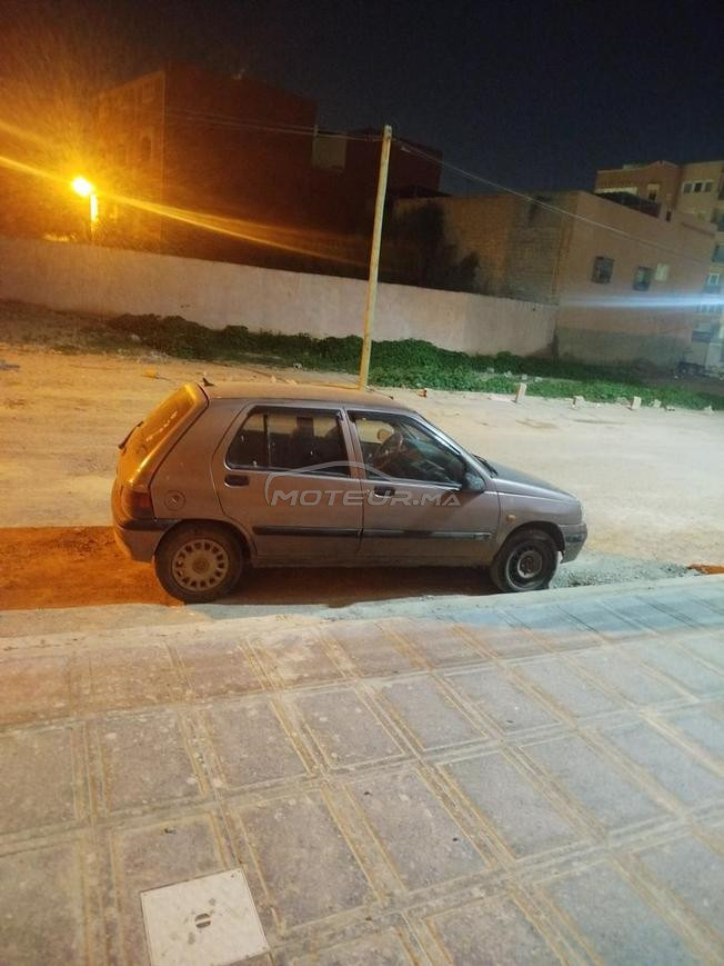 clio 1 dédouaner 