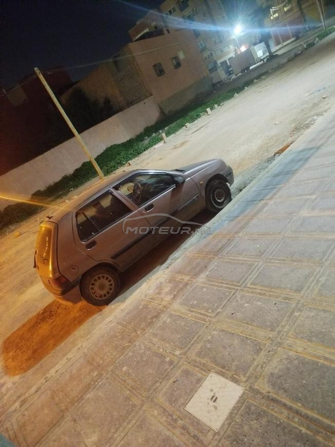 clio 1 dédouaner 
