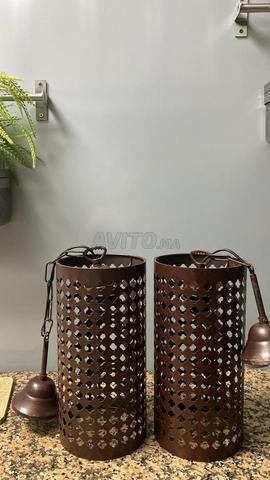 Paire de lanternes décoratives en métal