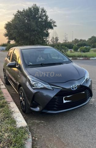 Toyota Yaris Hybrid Automatique toutes options - 2