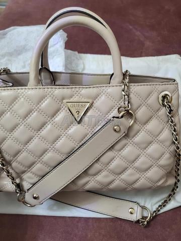 GUESS Sac à main Light Beige Saumon