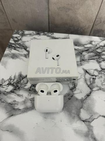 AirPods à vendre 3ème génération - 2