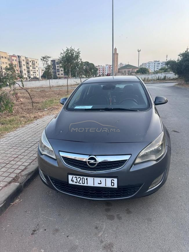 Opel Astra Diesel Manuelle 2010 à Temara