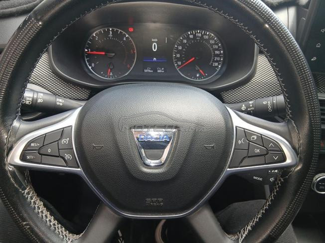 dacia logan en excellent état c'est neuve