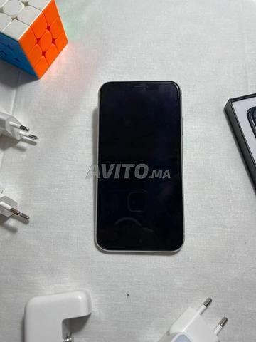 iPhone 13 normal 128 Go 89🔋 très bon état - 2