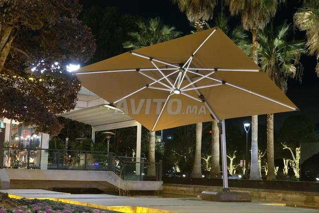 Parasol Déporté Carré 3x3m LED Intégré - 2