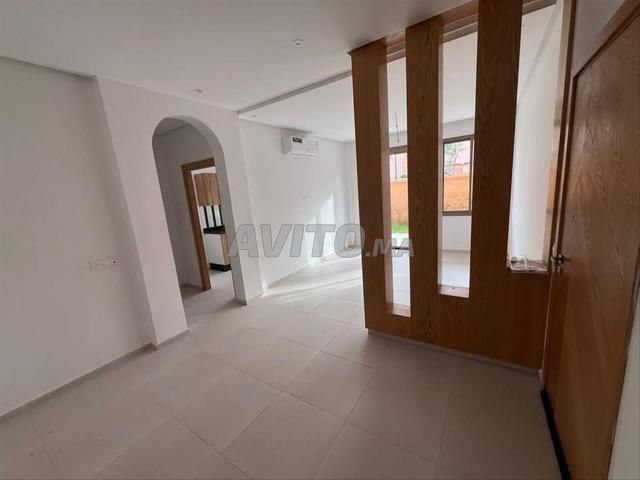 Appartement vide avec grand jardin à louer