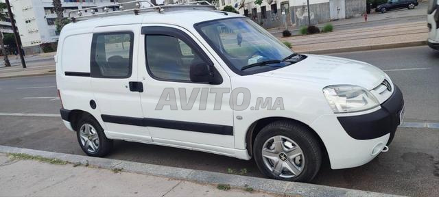Voiture Peugeot Partner en bon état - 2