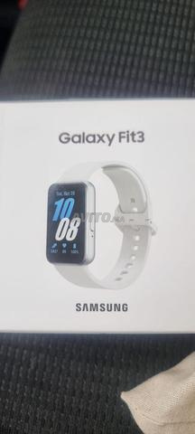 ⌚️ 2 montres Samsung Galaxy Fit3 neuves à vendre