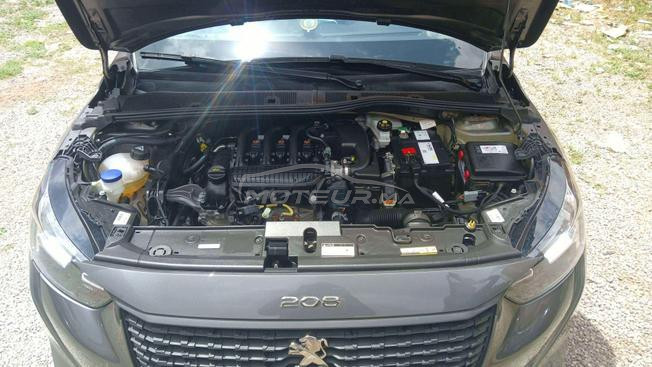 Peugeot 208 2022 très propre/ 1er main Essence 