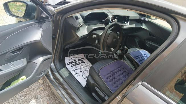 Peugeot 208 2022 très propre/ 1er main Essence 