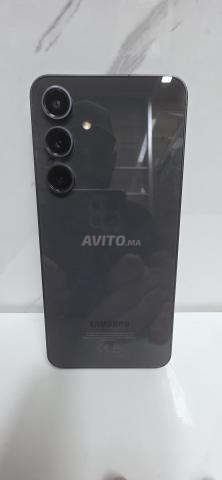 Samsung Galaxy S24 FE - 2
