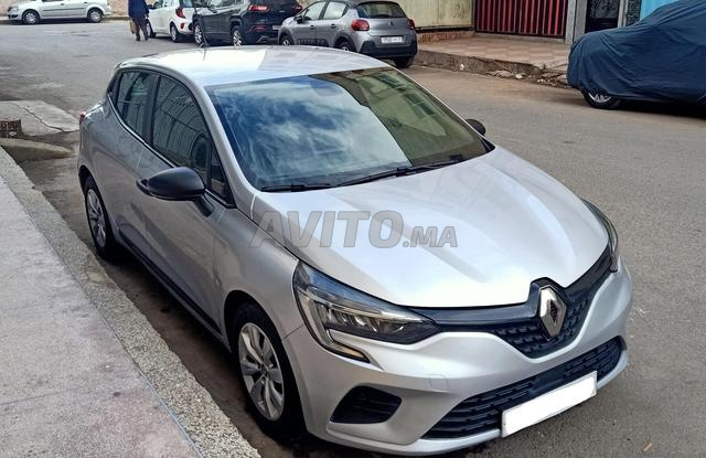 Clio 5 Diesel 1er main 2023 à Casablanca - 2