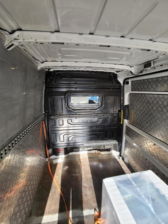 Volkswagen Crafter Diesel Manuelle 2021 à Agadir