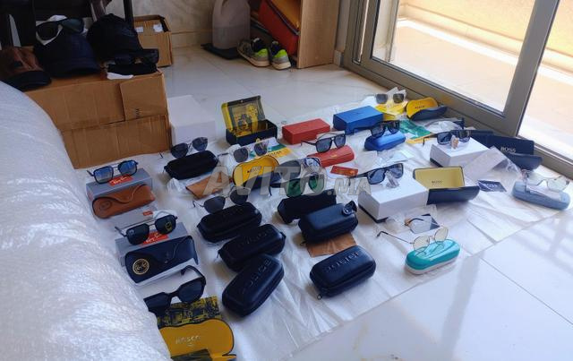  Lunettes de soleil et des casquettes originales  