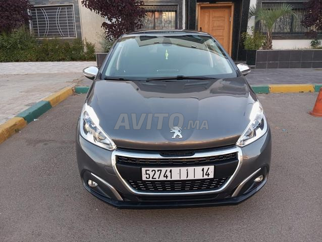 PEUGEOT 208 - 2