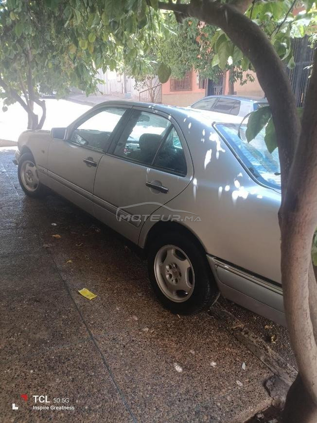 Mercedes-Benz 250 Diesel Manuelle 1999 à Taza