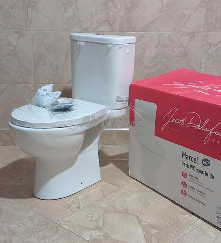 WC Jacob Delafon neuf complet avec son mécanisme.