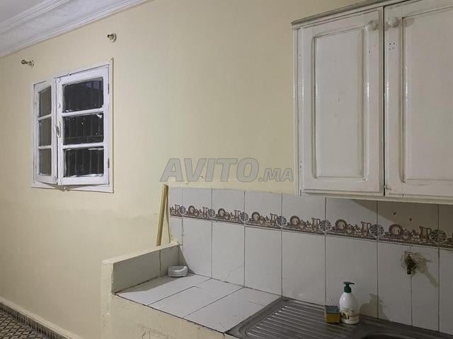 1 grande chambre avec kitchenette