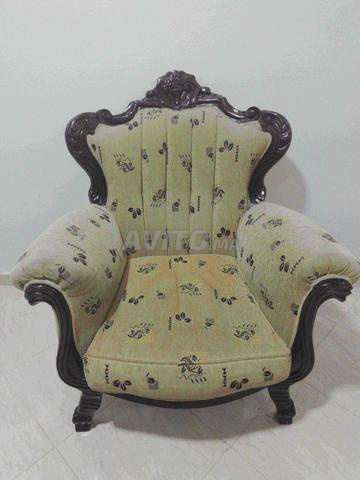 أريكة بأسلوب فرنسي بحالة جيدة جداً - 2