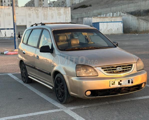 Kia Carens - 2