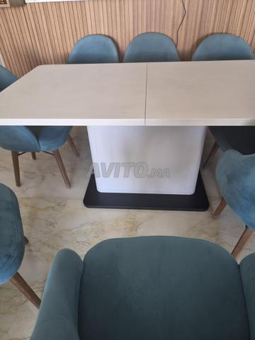 Table à manger extensible avec 12 chaises - 2