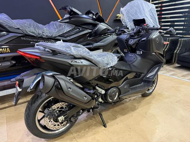 YAMAHA TMAX 560 - 2