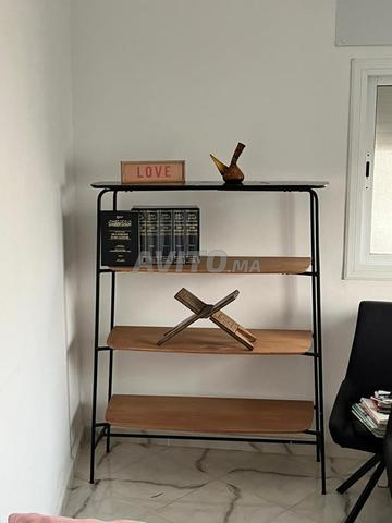 Magnifique étagère design en bois et métal