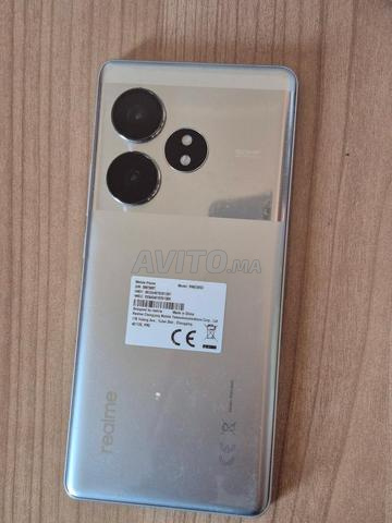 Realme GT 6T duos 256Go/50Mpx très neuf - 2