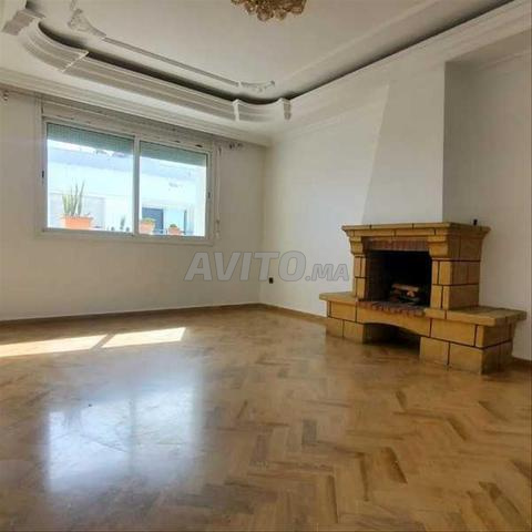 179560-شقة للإيجار بـ 7500 درهم في بورغون (سيدي بليوت)