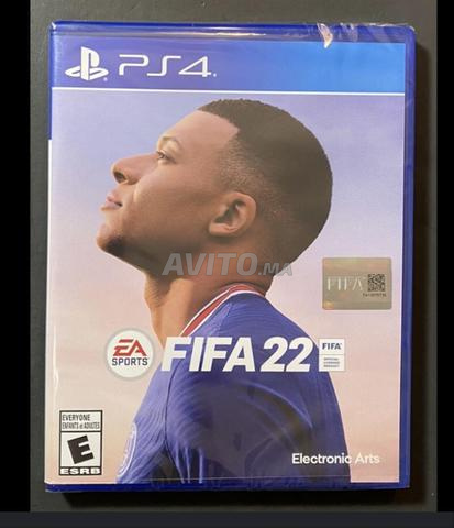 PS4 slim 500Go, 2 manettes, 3 CD, disponible en ligne - 2