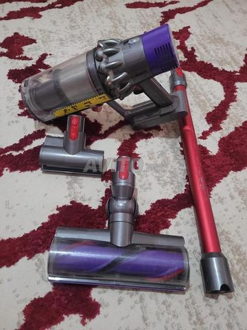 مكنسة دايسون v10 بحالة جيدة - 2