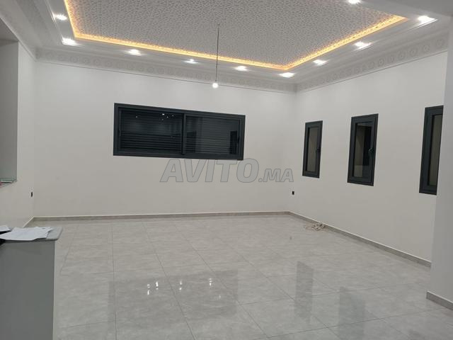 Charmante villa 560 m² à Louer Vide à Targa