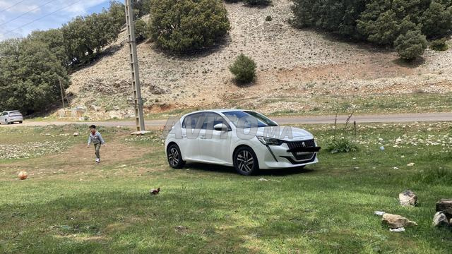 Peugeot 208 Diesel Manuelle 2020 à Meknès - 2