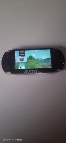 PSP en très bon état avec tous les câbles - 2