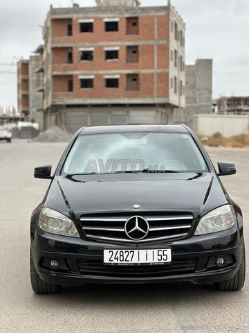 Mercedes-Benz 220 Diesel Automatique 2010 à Temara