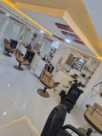 ÉQUIPEMENT MATÉRIEL COMPLET SALON DE BEAUTÉ FEMME